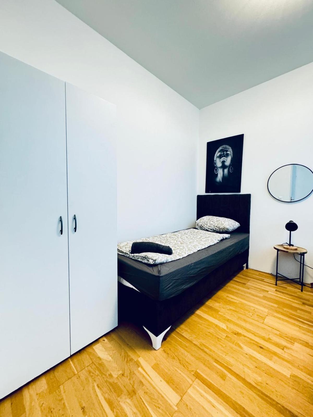In A Shared Apt 6-min Drive To Schoenbrunn Apartment Vienna