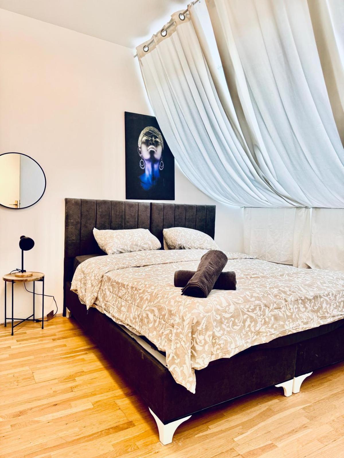 In A Shared Apt 6-min Drive To Schoenbrunn Apartment *