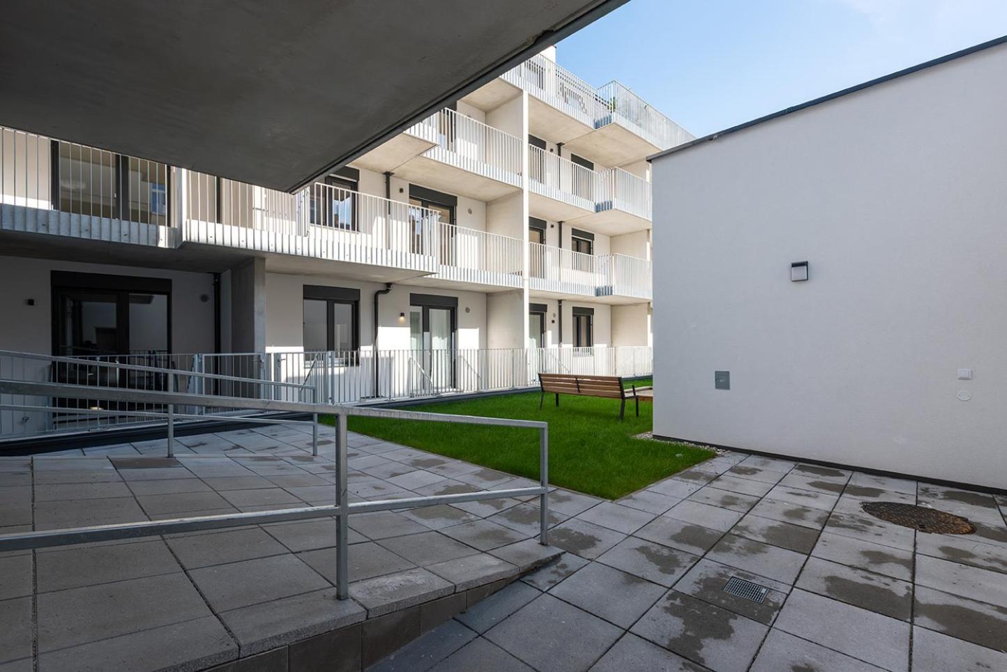 Modernes Und Neues In Ruhelage Nahe Schoenbrunn