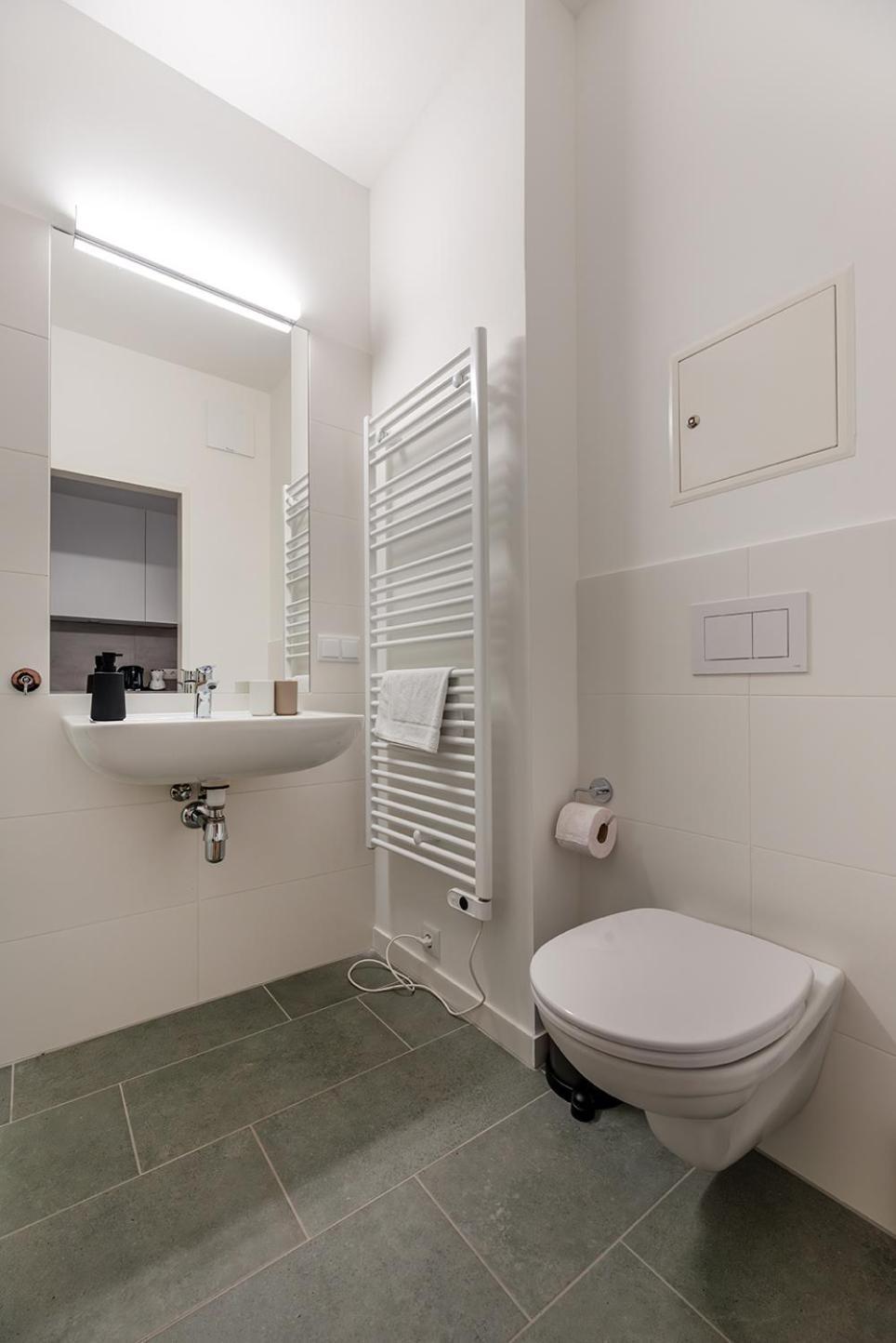 Apartment Modernes Und Neues In Ruhelage Nahe Schoenbrunn *