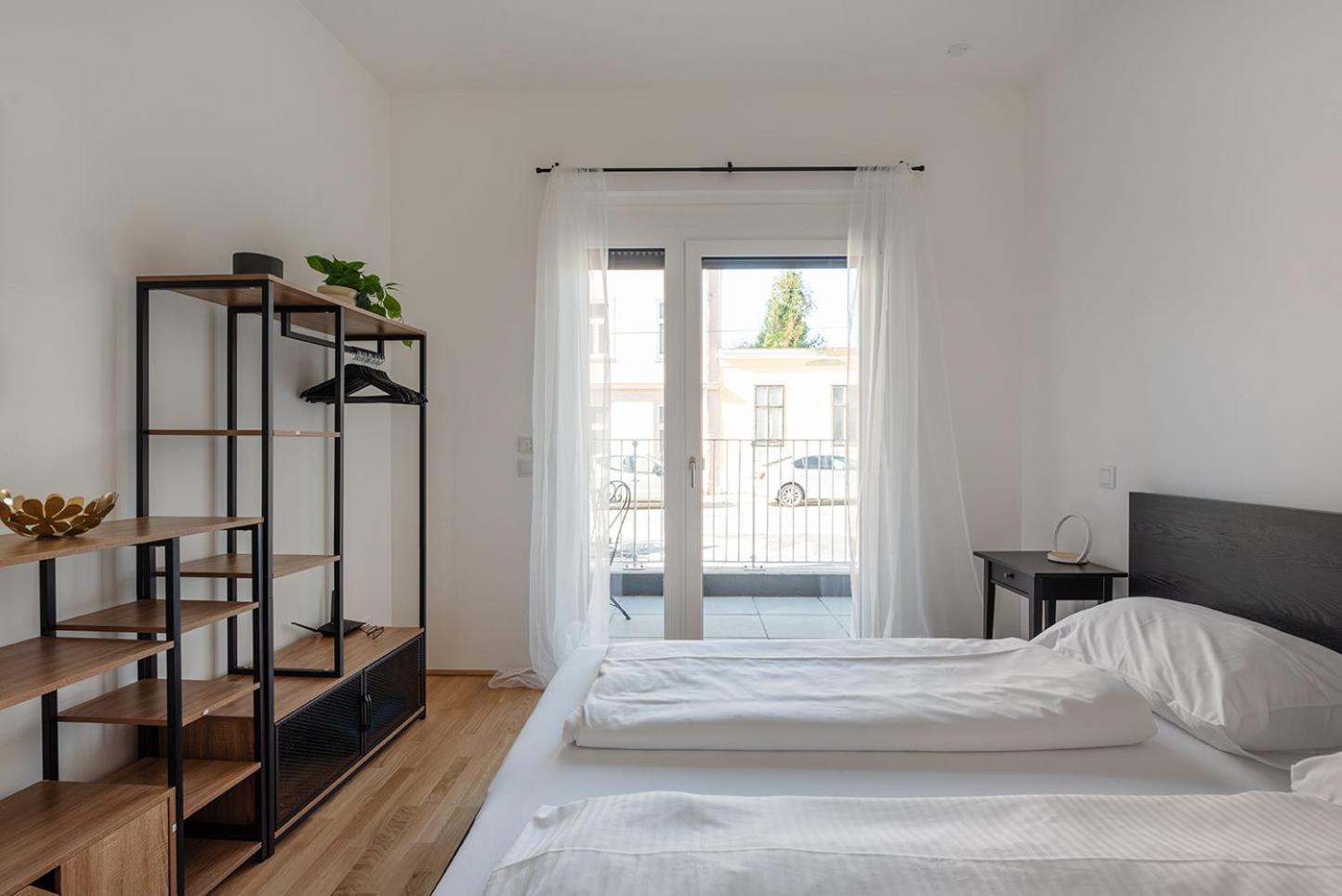 Apartment Modernes Und Neues In Ruhelage Nahe Schoenbrunn Vienna