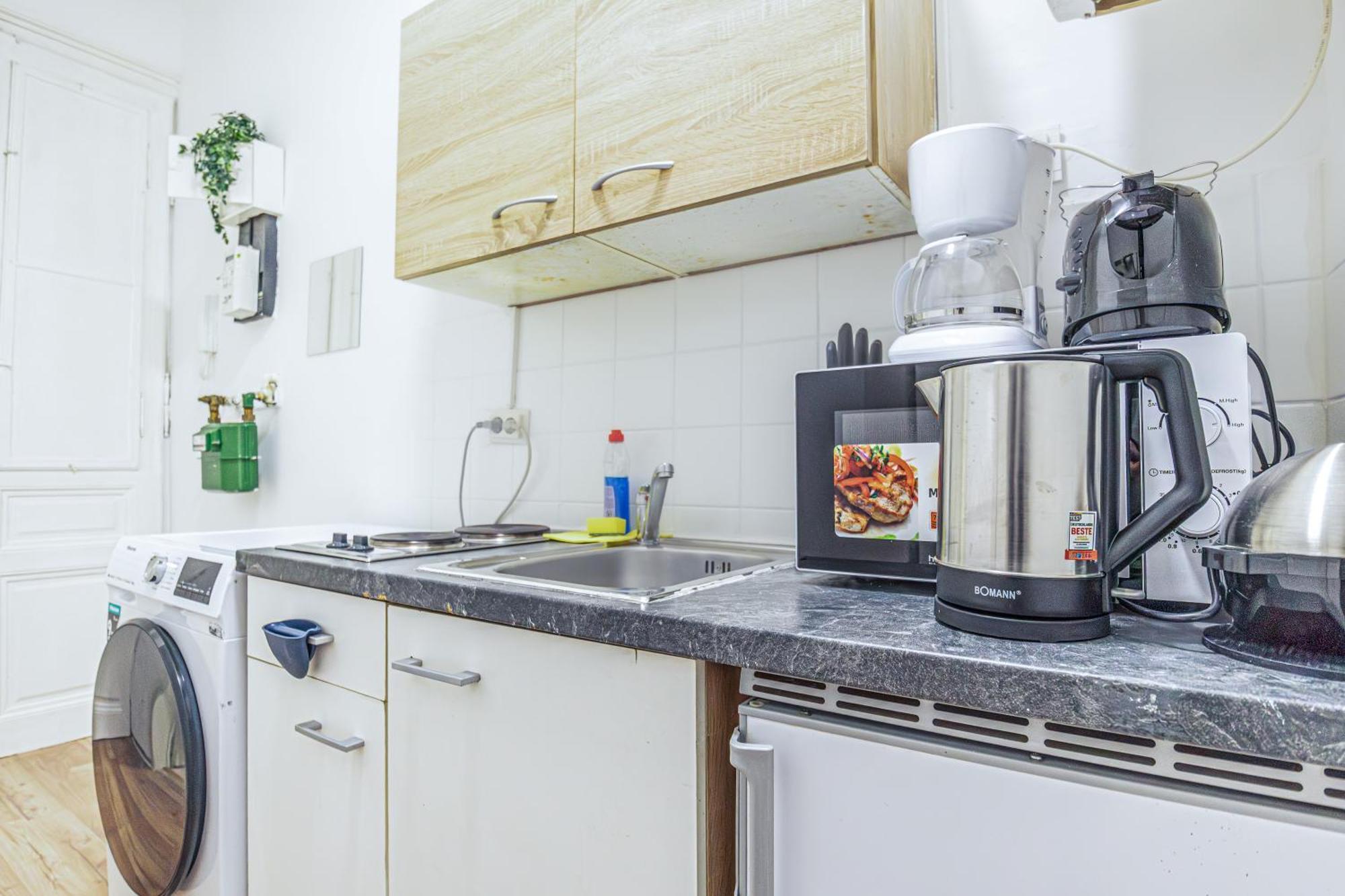 Chic & Modern 1Br Apt, Prime Spot Apartment *