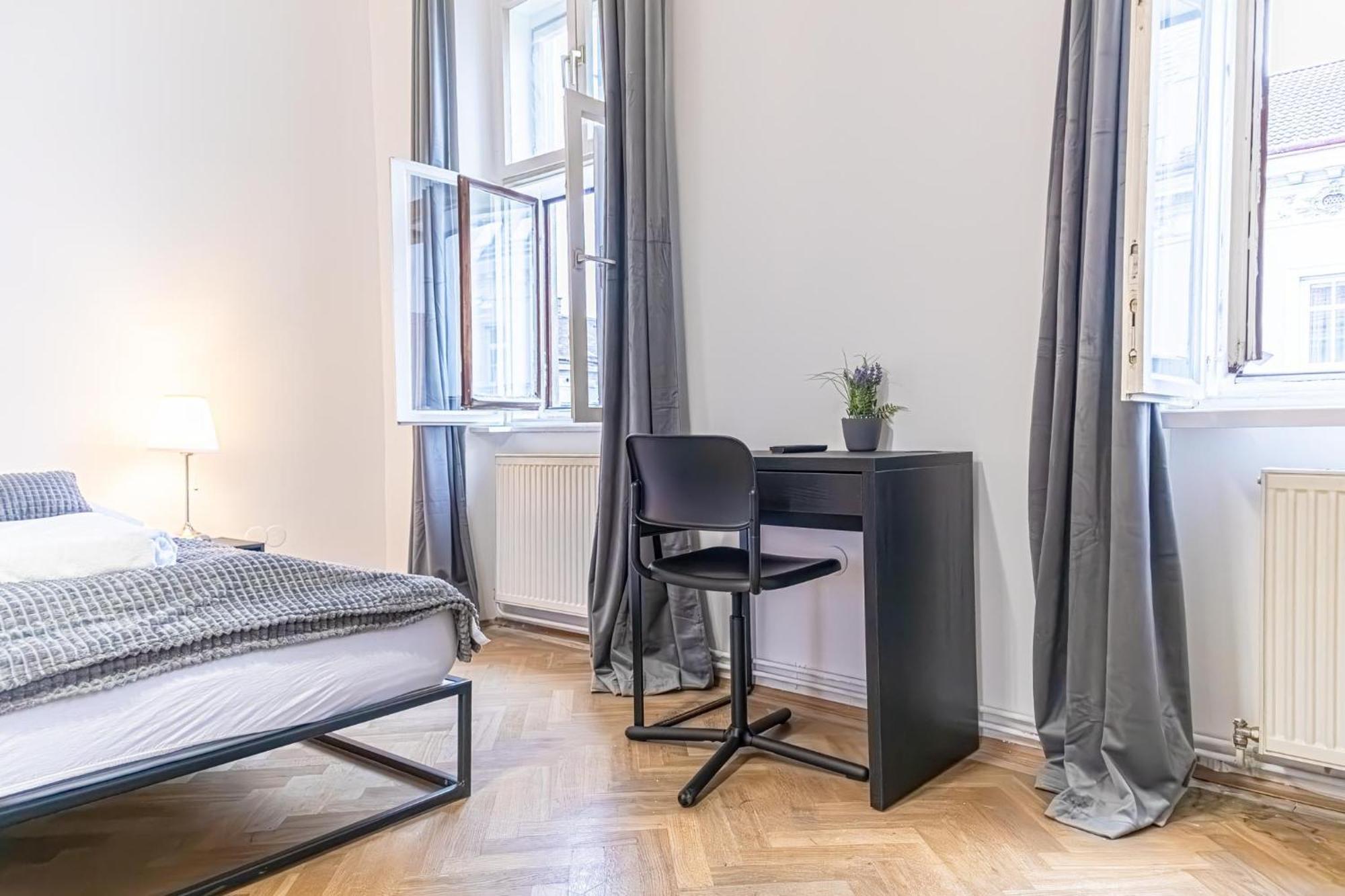 Apartment Spacious 2br -near Wiener Stadthalle Burggassewiener Well Located Vienna