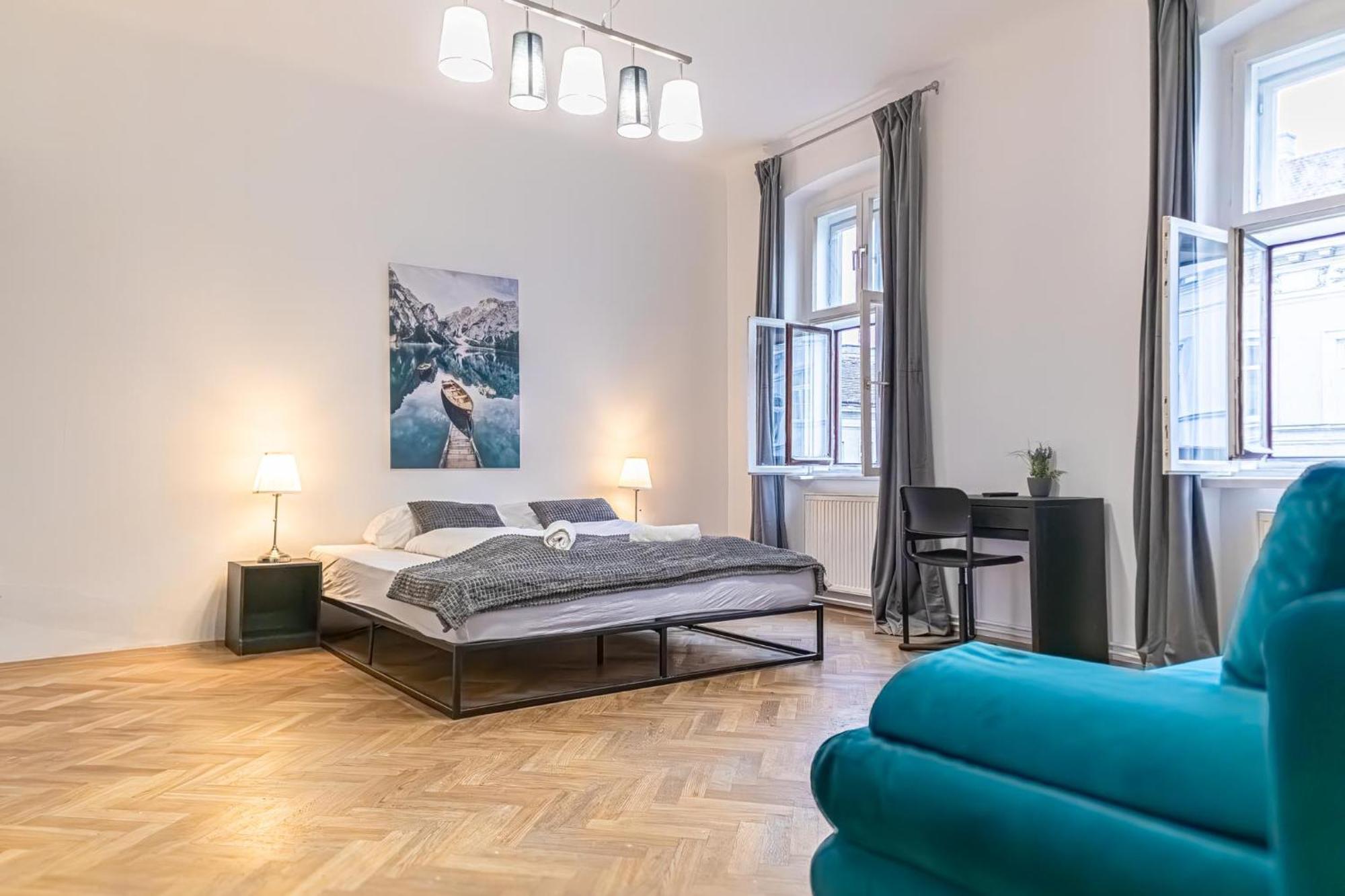 Spacious 2br -near Wiener Stadthalle Burggassewiener Well Located Apartment *