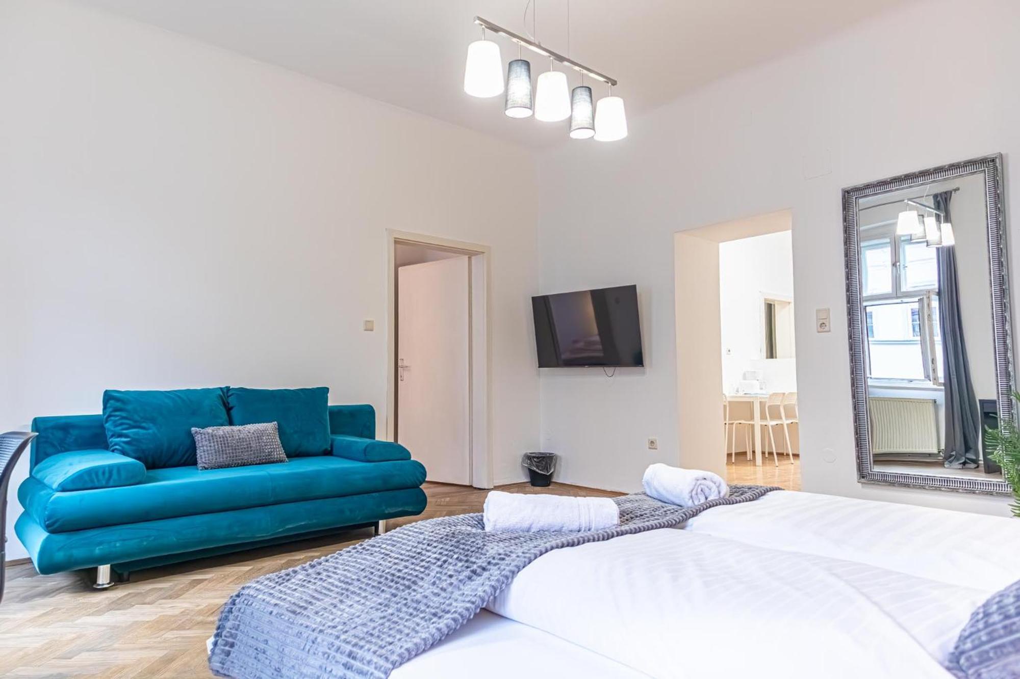 Spacious 2br -near Wiener Stadthalle Burggassewiener Well Located * Vienna