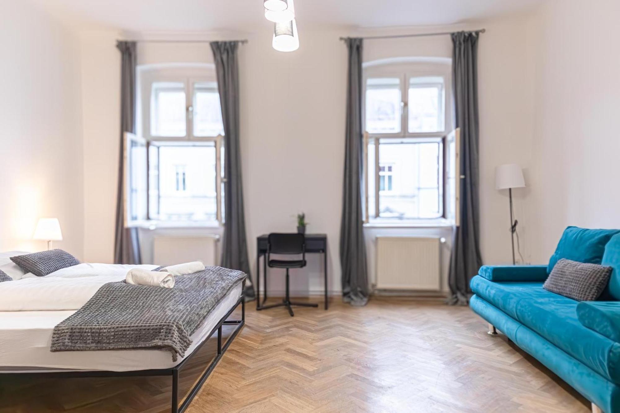 Spacious 2br -near Wiener Stadthalle Burggassewiener Well Located