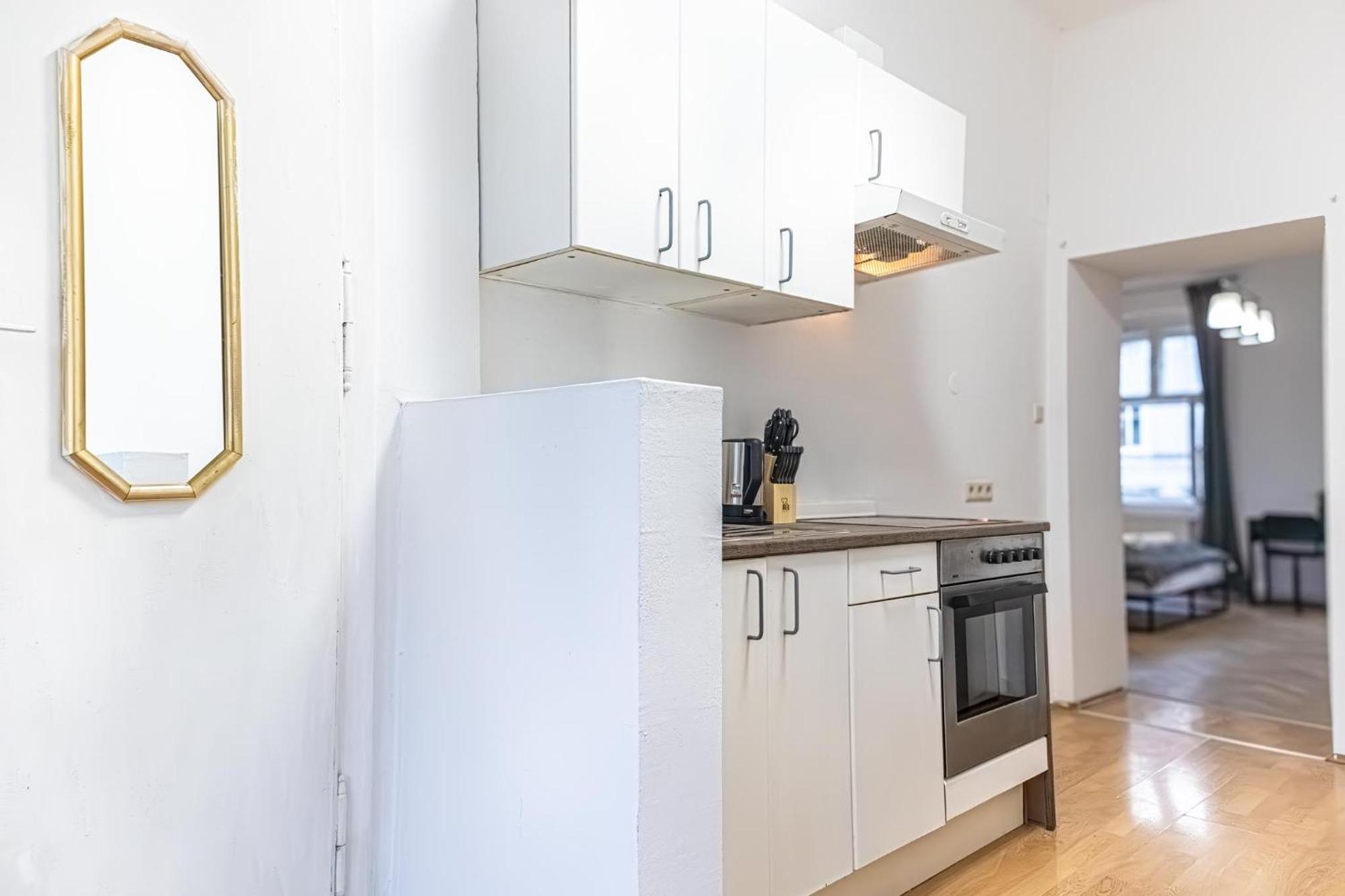 Spacious 2br -near Wiener Stadthalle Burggassewiener Well Located Apartment Vienna