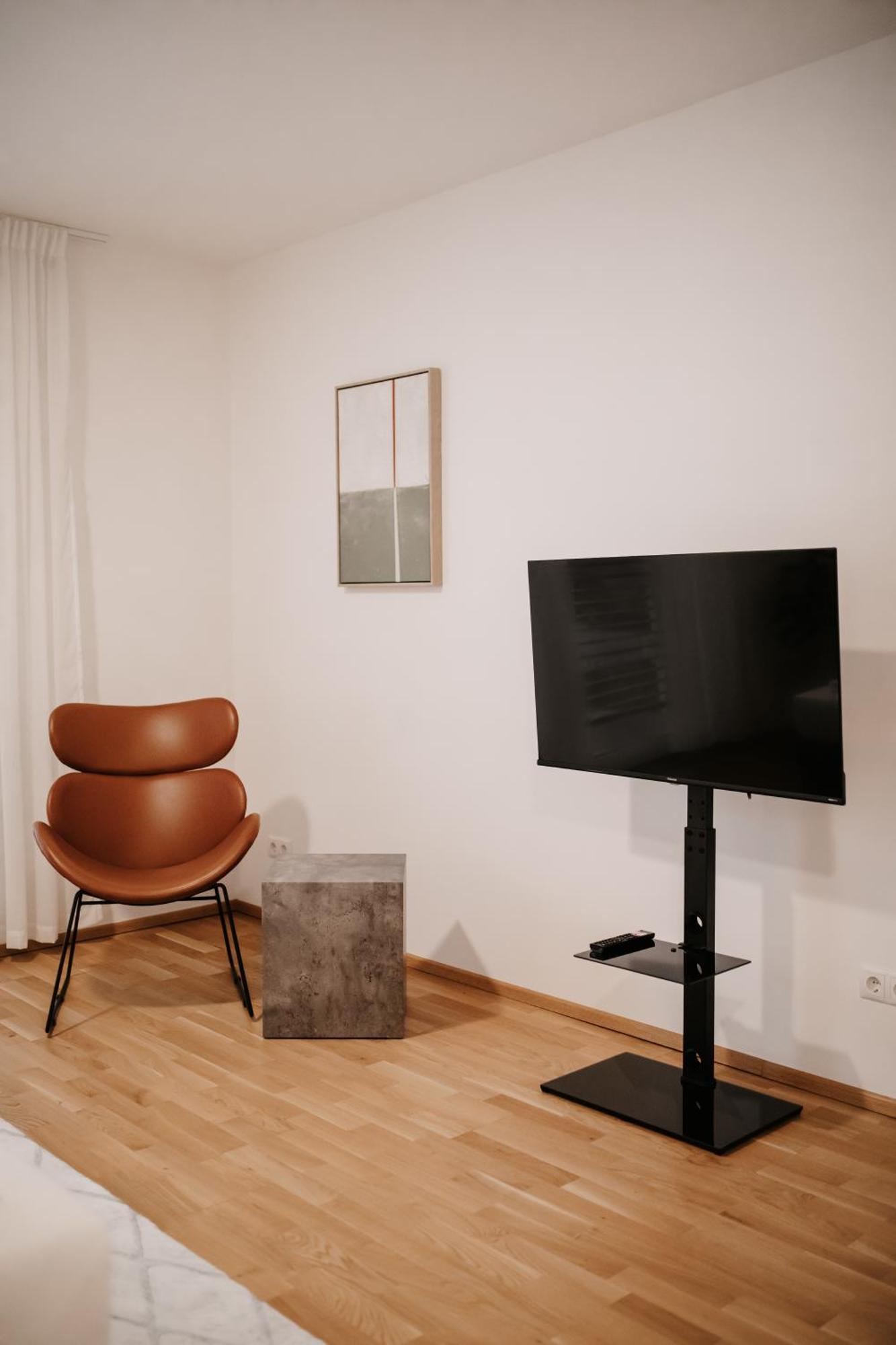 Modern Apartment *