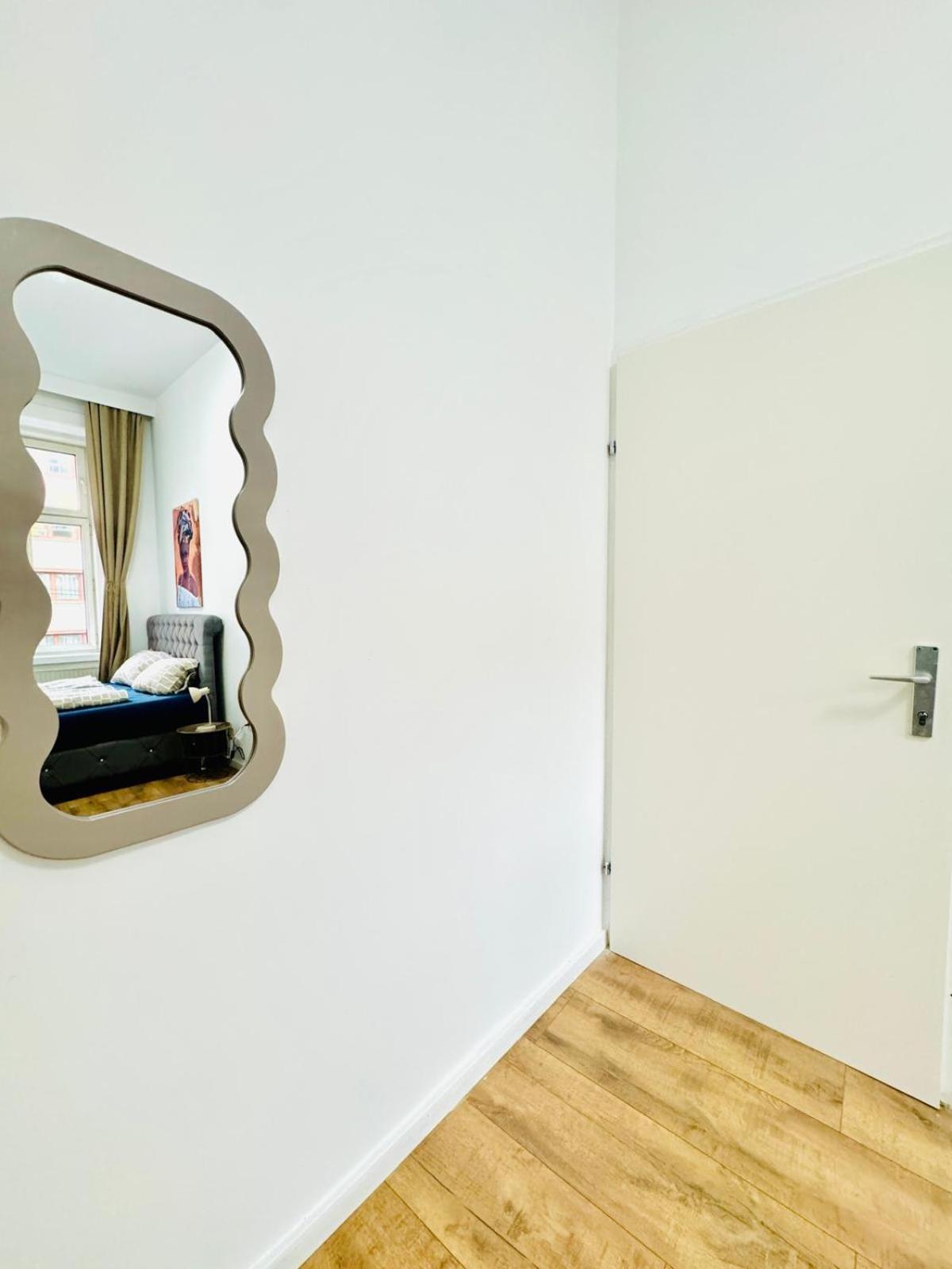 Cozy 9br Shared Apartment, Only 12min Walk To Augarten Apartment *