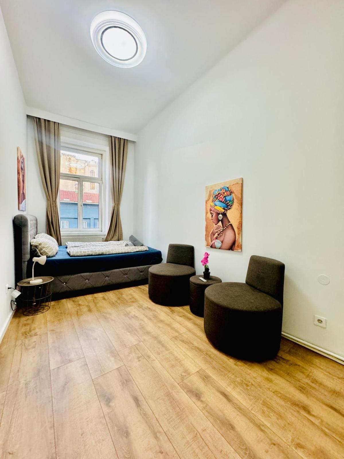 Apartment Cozy 9br Shared Apartment, Only 12min Walk To Augarten Vienna
