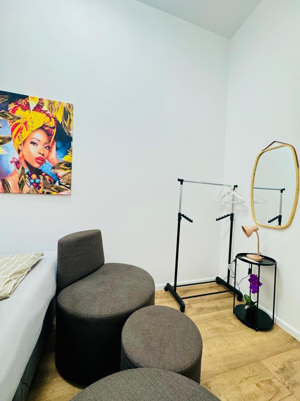 Cozy 9br Shared Apartment, Only 12min Walk To Augarten *