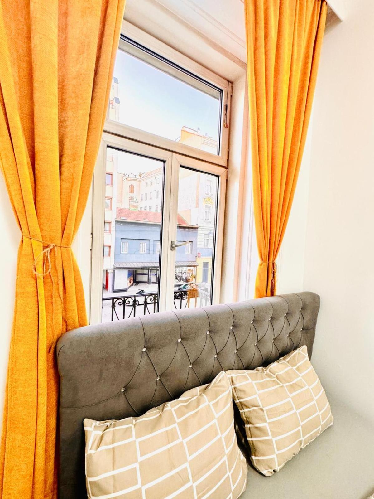 Cozy 9br Shared Apartment, Only 12min Walk To Augarten
