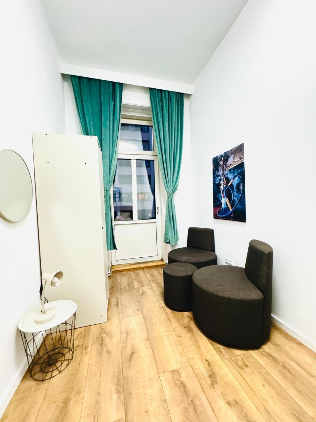 Cozy 9br Shared Apartment, Only 12min Walk To Augarten Vienna