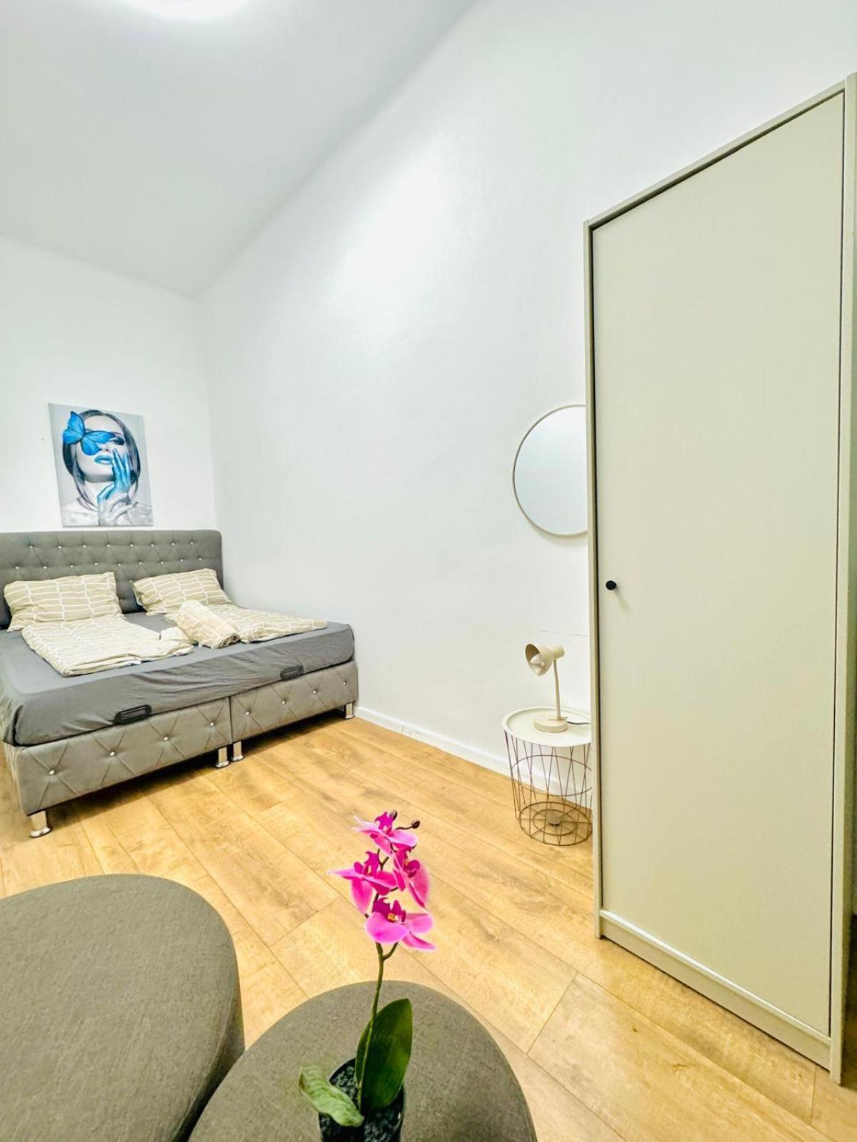 Cozy 9br Shared Apartment, Only 12min Walk To Augarten Vienna