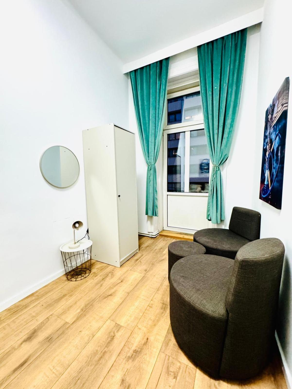 Cozy 9br Shared Apartment, Only 12min Walk To Augarten Apartment