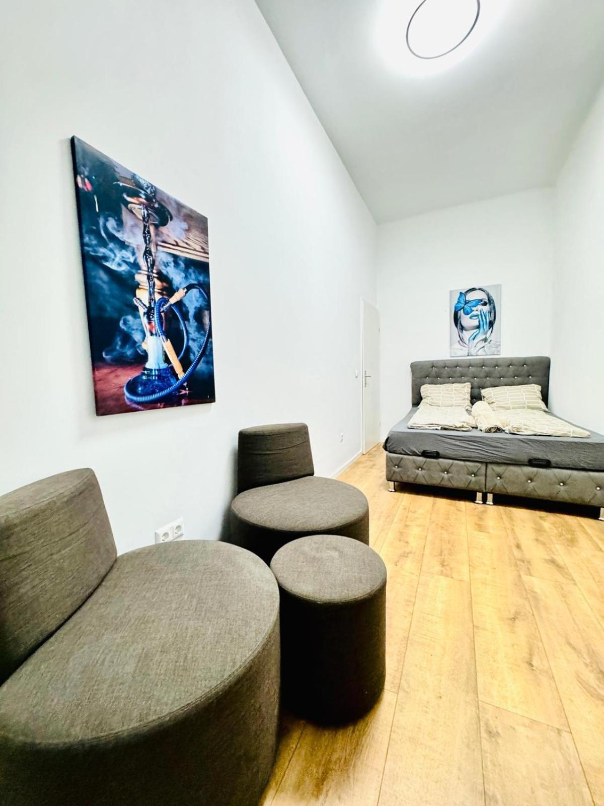 Cozy 9br Shared Apartment, Only 12min Walk To Augarten Apartment *