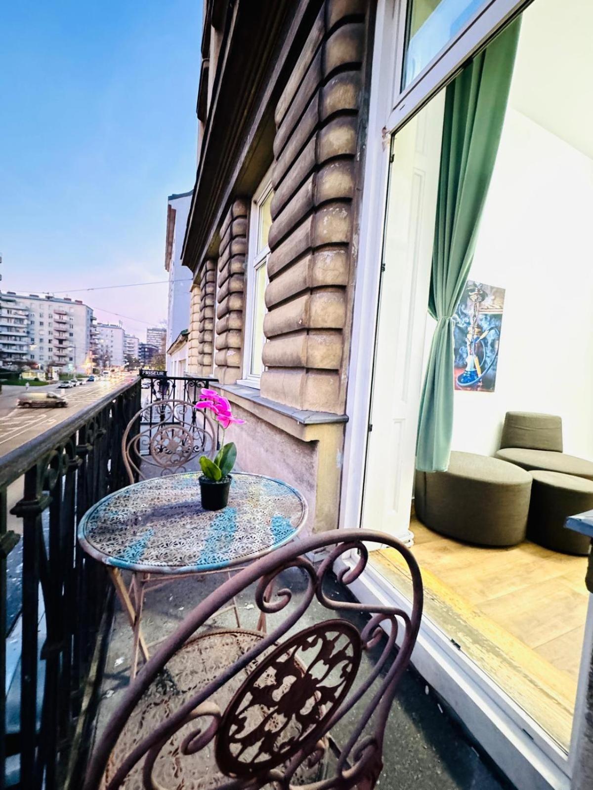 Cozy 9br Shared Apartment, Only 12min Walk To Augarten Apartment