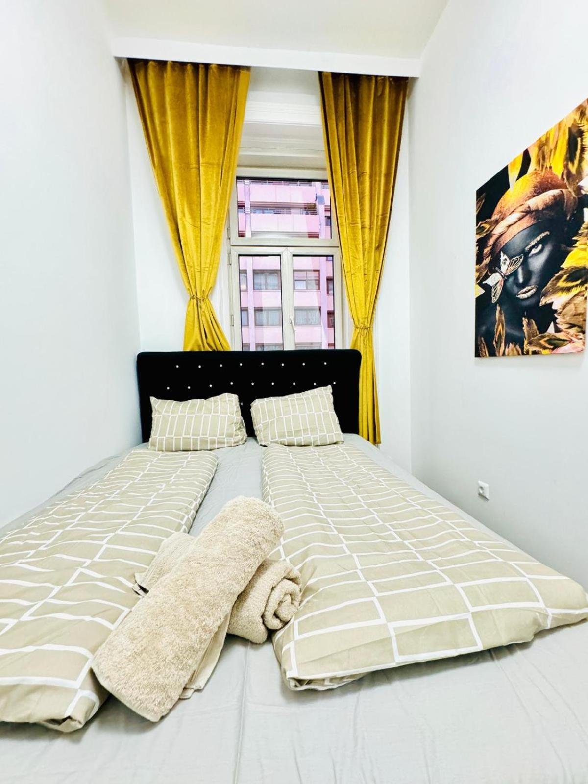 Cozy 9br Shared Apartment, Only 12min Walk To Augarten Apartment *
