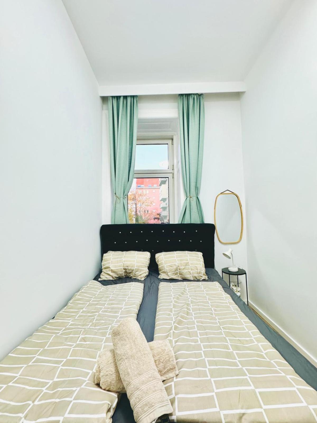 Cozy 9br Shared Apartment, Only 12min Walk To Augarten Apartment *
