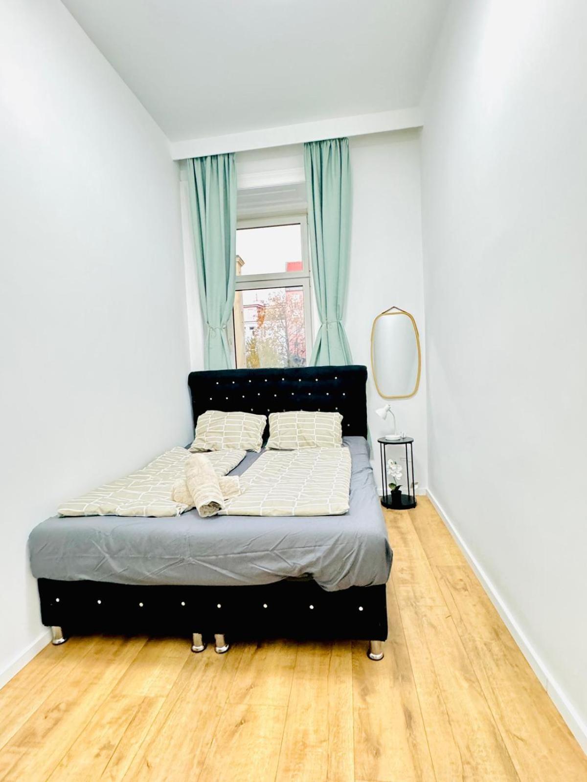 Apartment Cozy 9br Shared Apartment, Only 12min Walk To Augarten Vienna