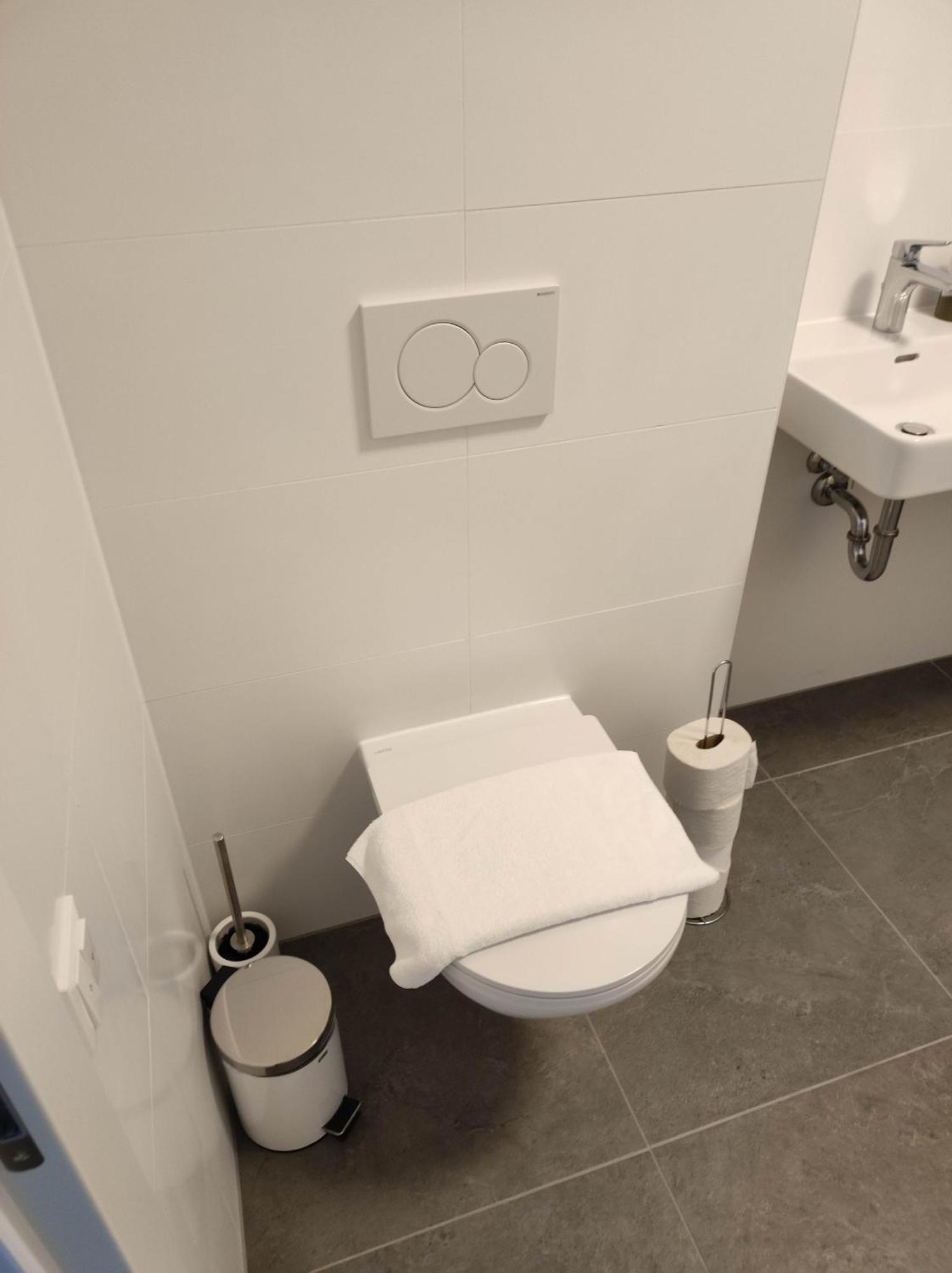 Apartment Luxus Penthouse Gegenueber International Centre Und Kaiserwasser