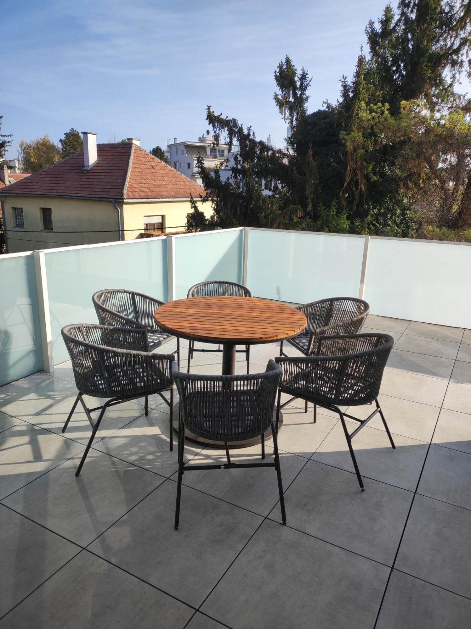 Luxus Penthouse Gegenueber International Centre Und Kaiserwasser Vienna