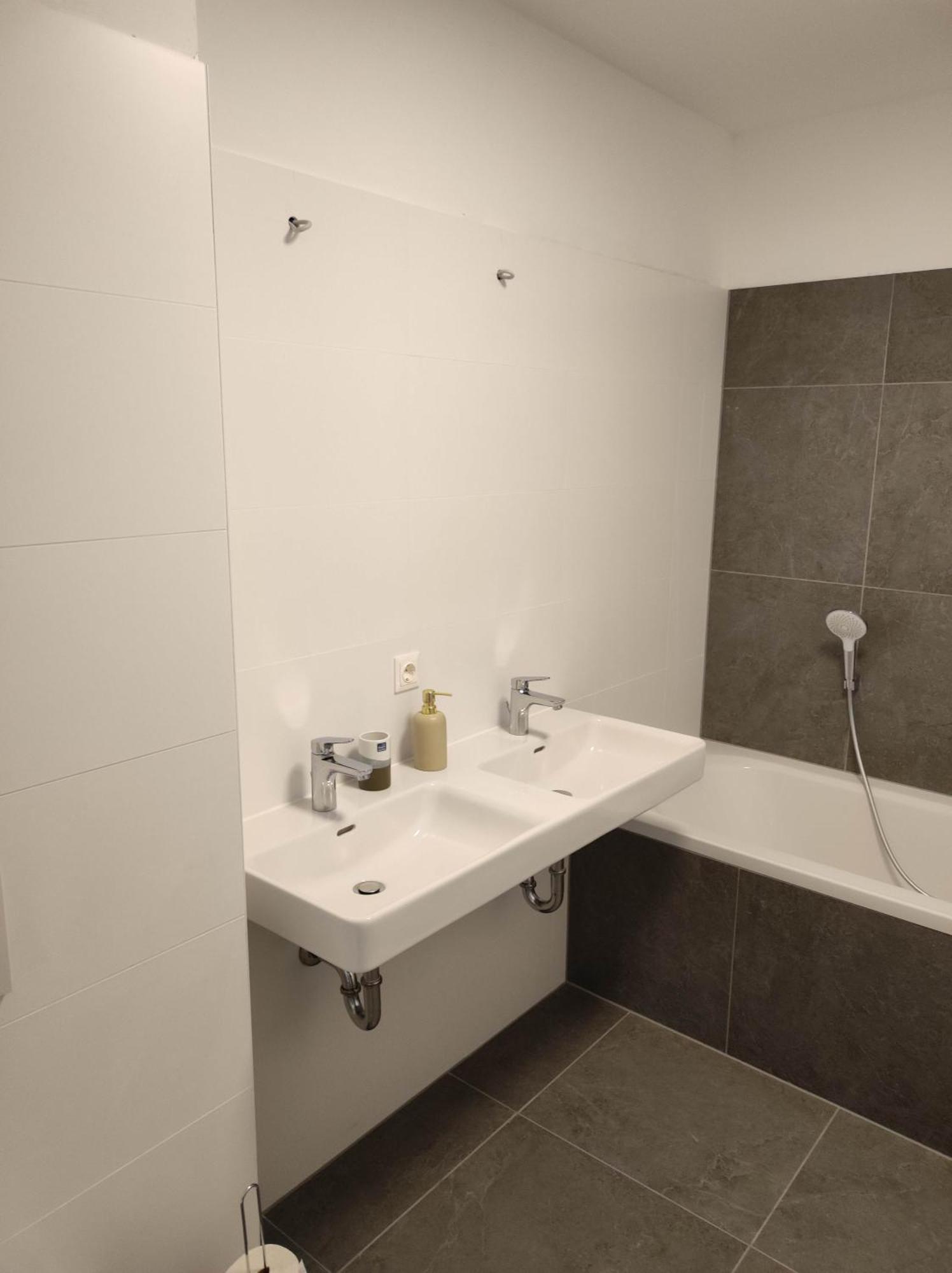 Luxus Penthouse Gegenueber International Centre Und Kaiserwasser Apartment Vienna
