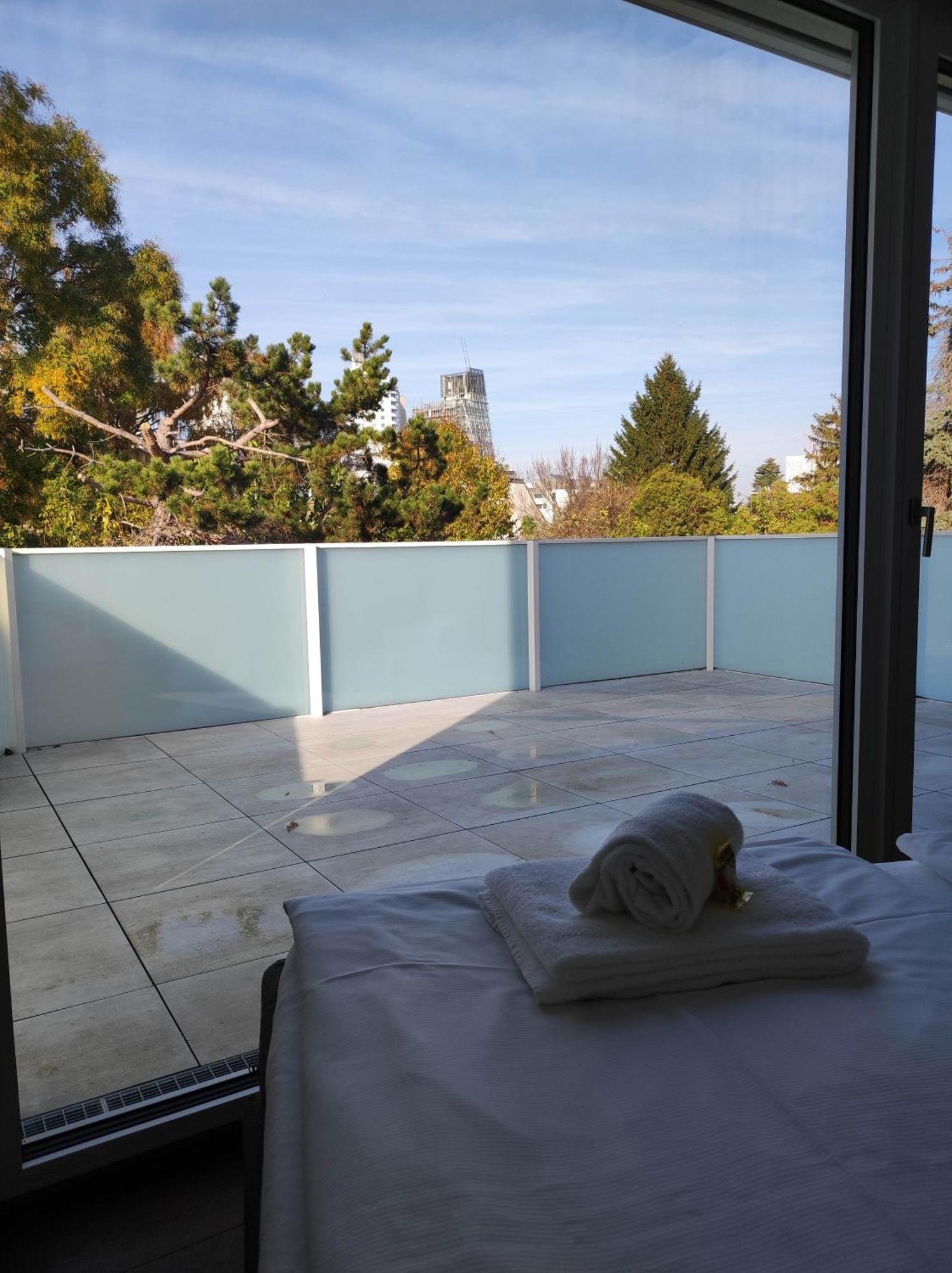 Luxus Penthouse Gegenueber International Centre Und Kaiserwasser