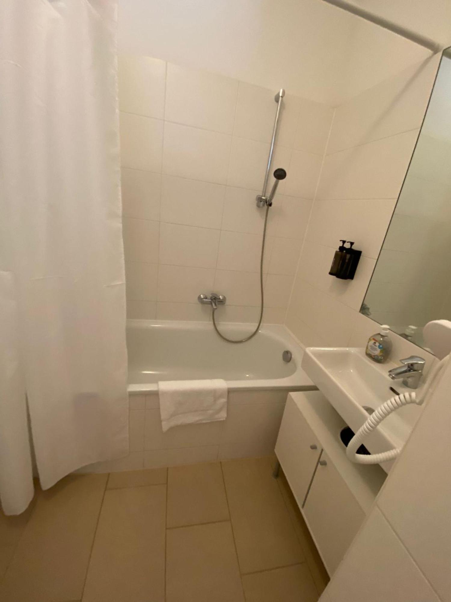 Floridsdorfer - Free Highspeed-internet Apartment Wien