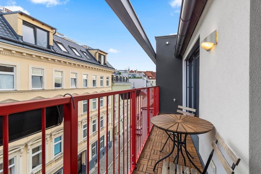 Free Parking I Big Balcony I Naehe Schoenbrunn Apartment Vienna