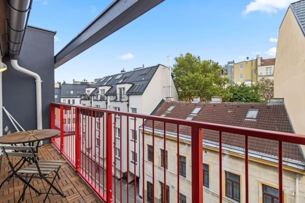 Apartment Free Parking I Big Balcony I Naehe Schoenbrunn *