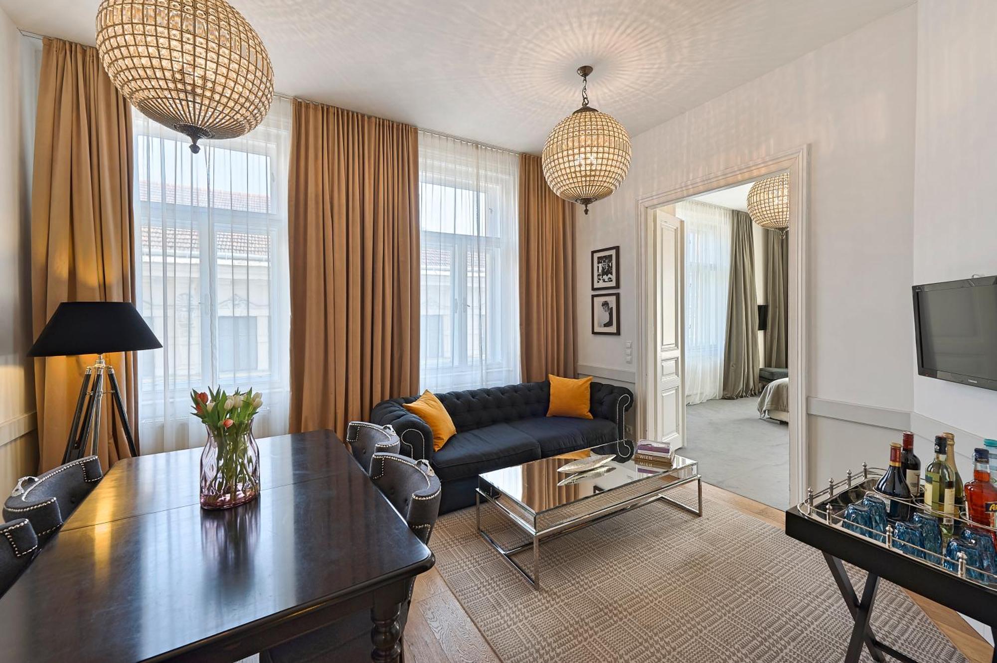Apartment 6 *