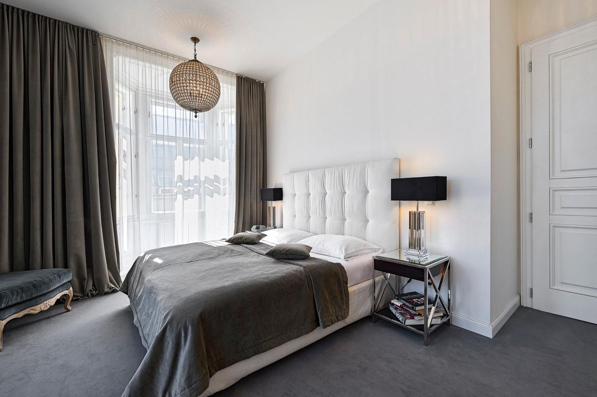 6 * Vienna