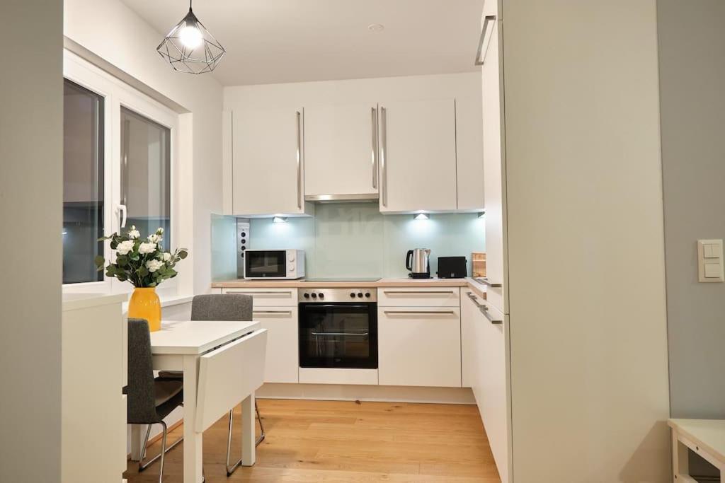 Free Parking I Balcony I 5 Min To Train Station Vienna