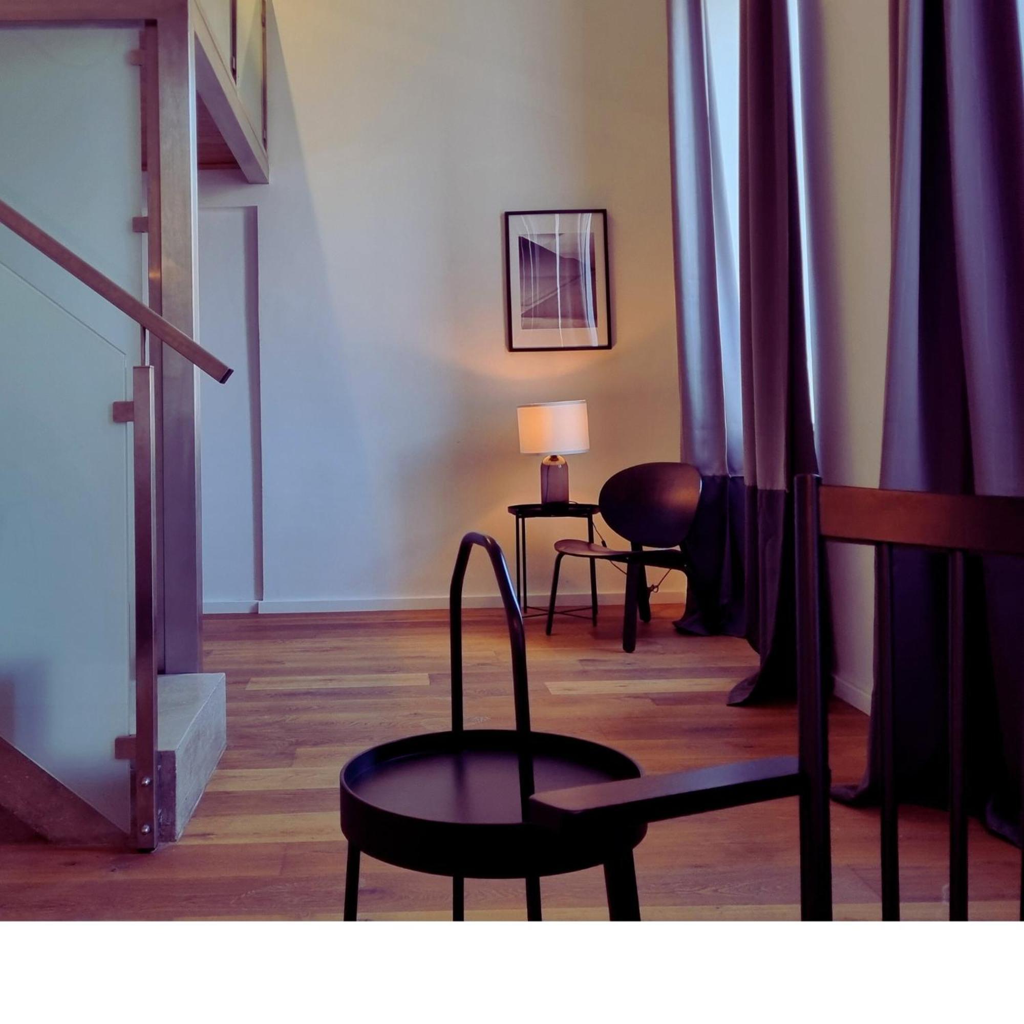 West Center Apartment *