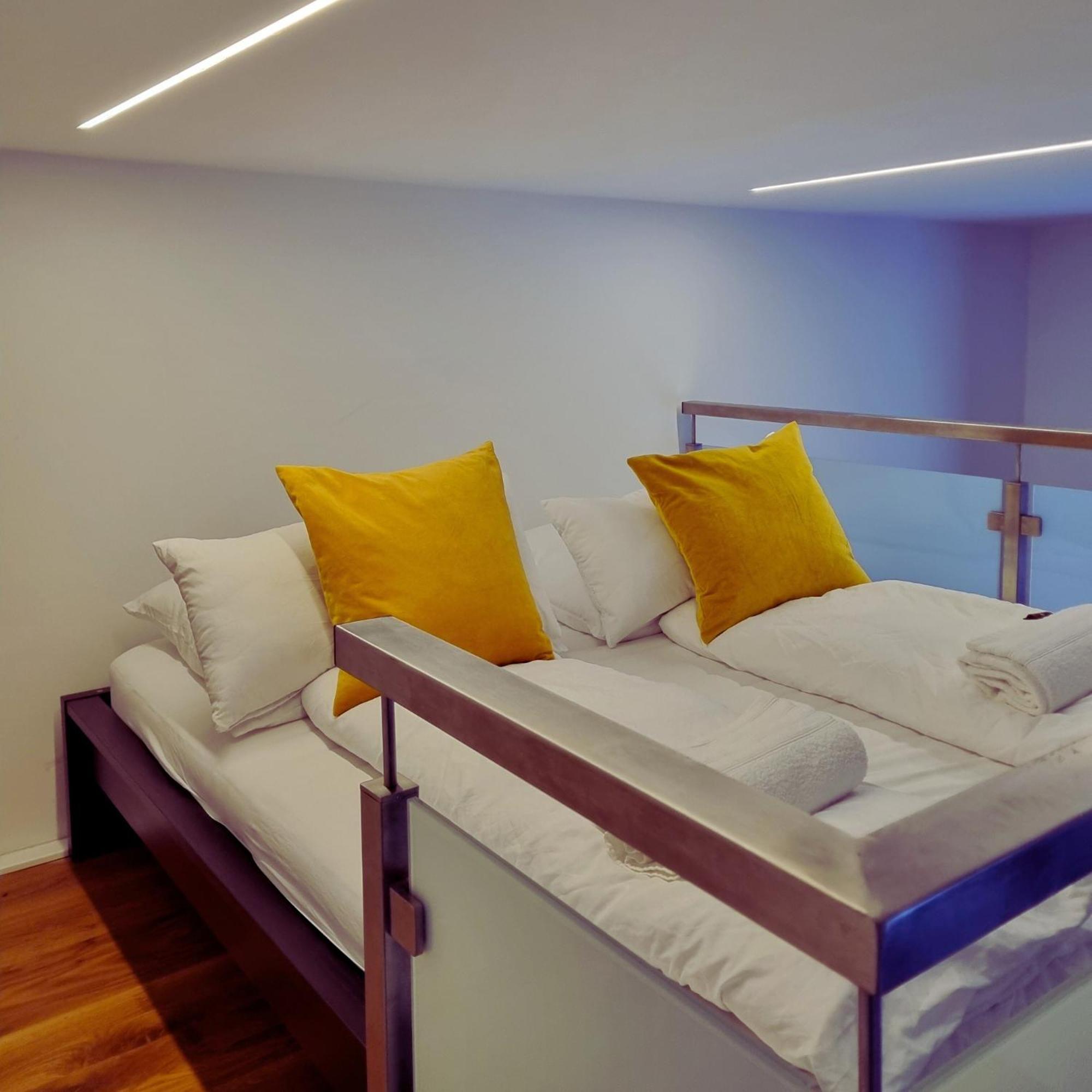 West Center Apartment *