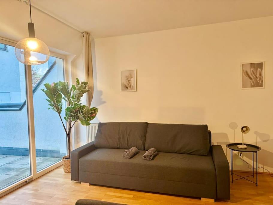 Spacious Rooftop With Balcony *