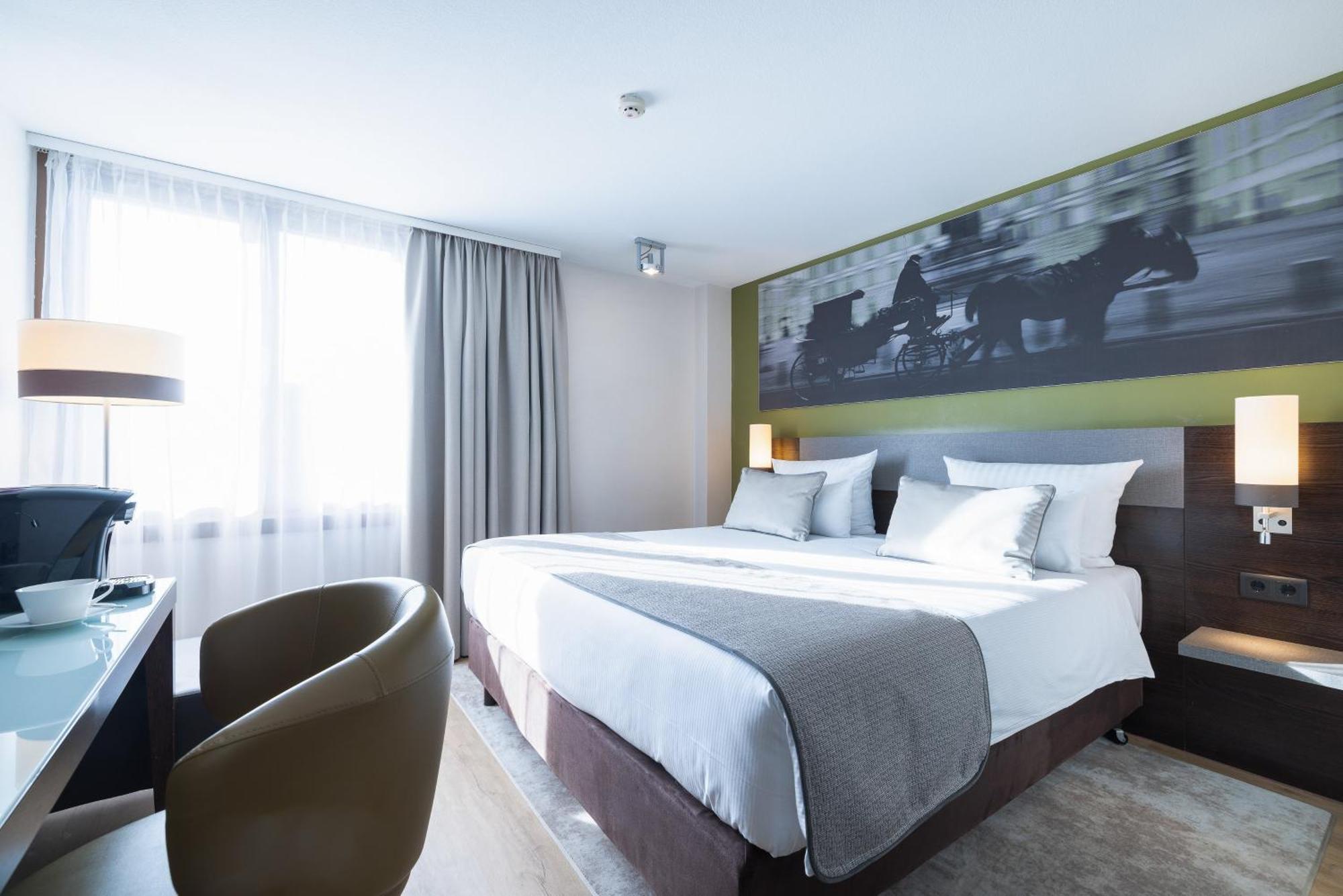 Leonardo Westbahnhof Hotel Vienna