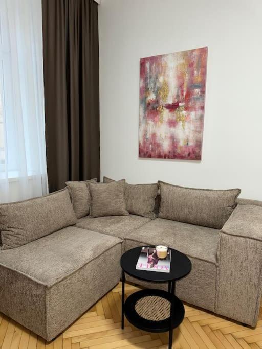 Neu! Im Stadtzentrum 4 *