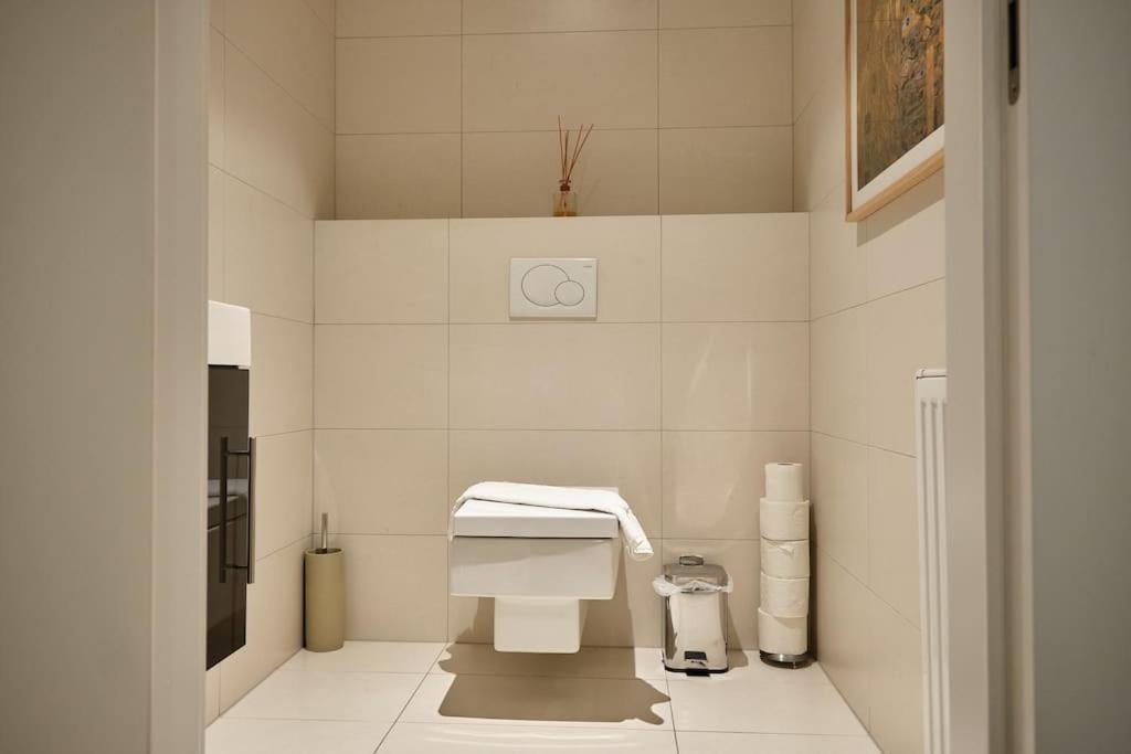 High End Long Apartment