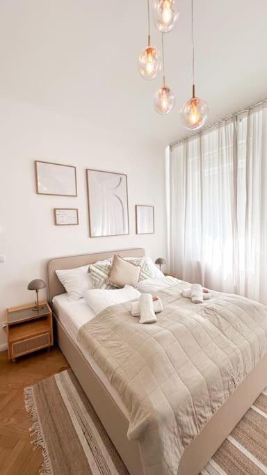 Comfortable 2 Bedroom *