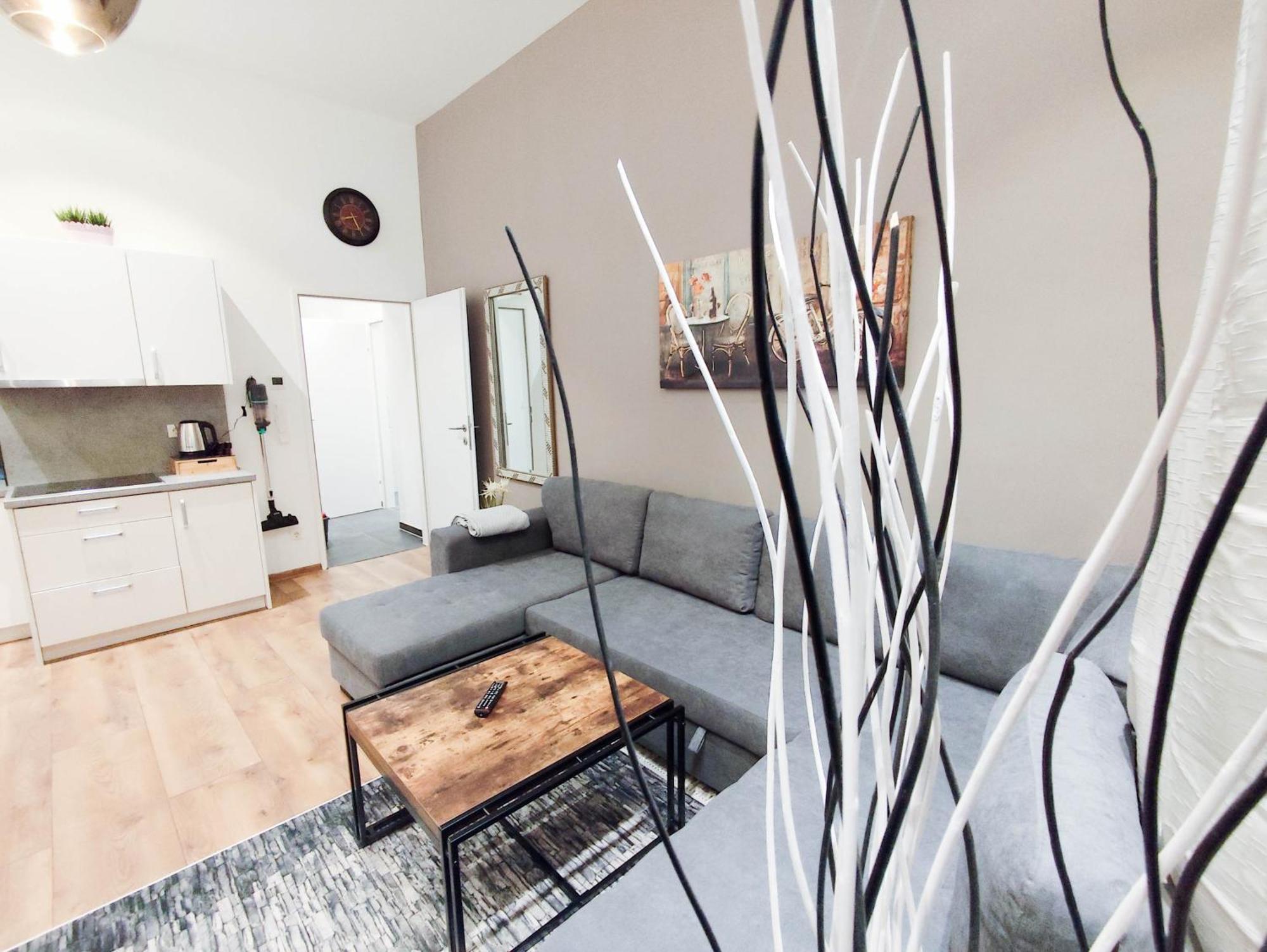Cozy In Location With Free Parking Appartamento