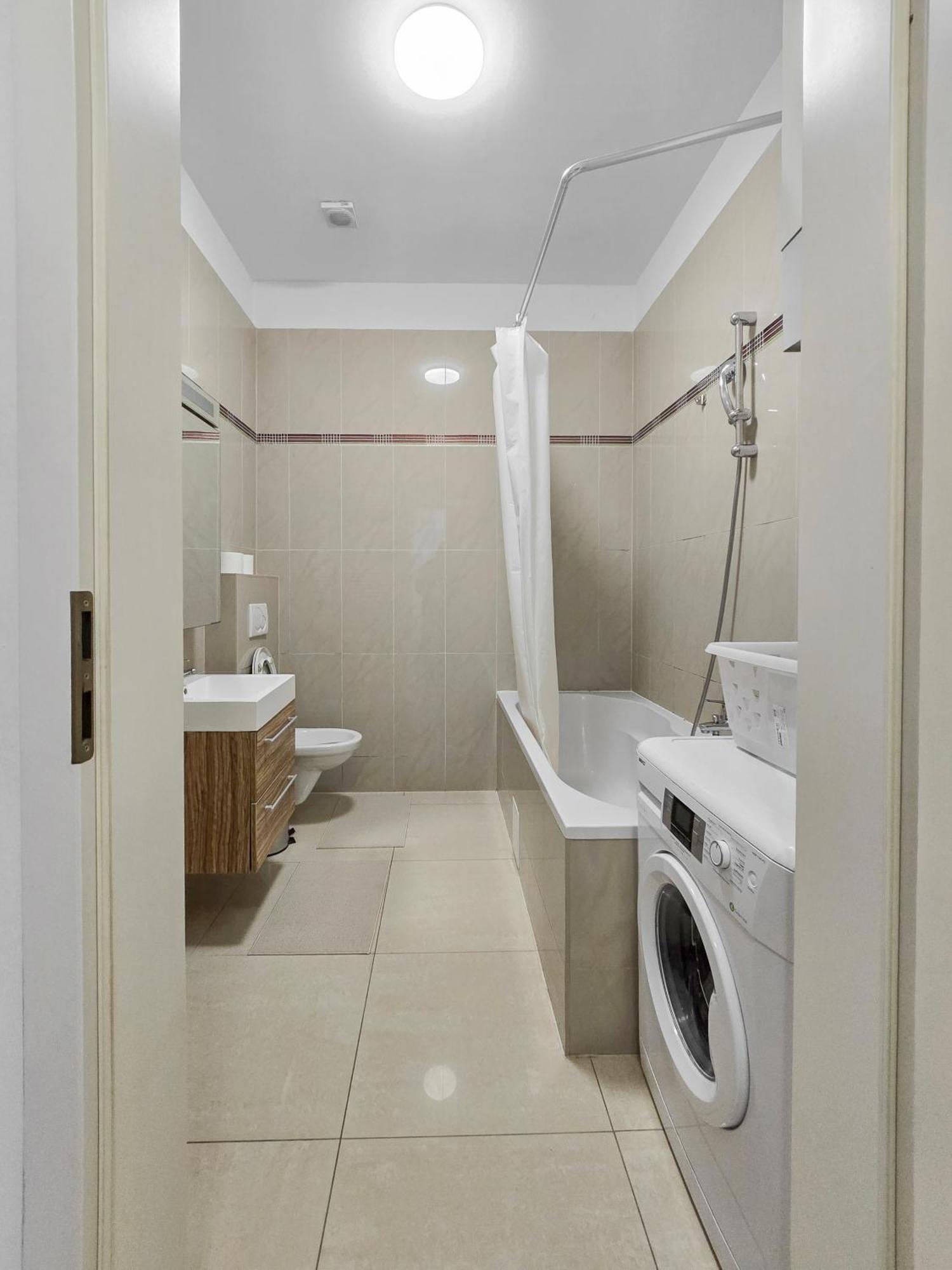 Two-bedroom Balcony Retreat For 4 Near Millennium Tower Apartment