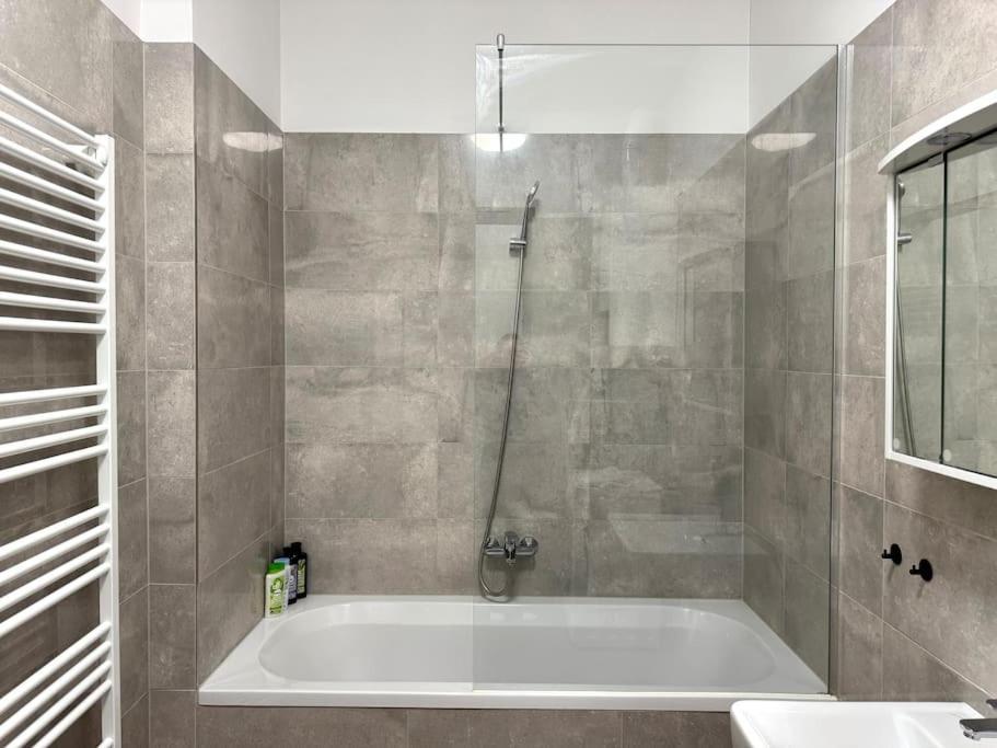 Apartment Modernes In Karlsplatz Naehe 15 *
