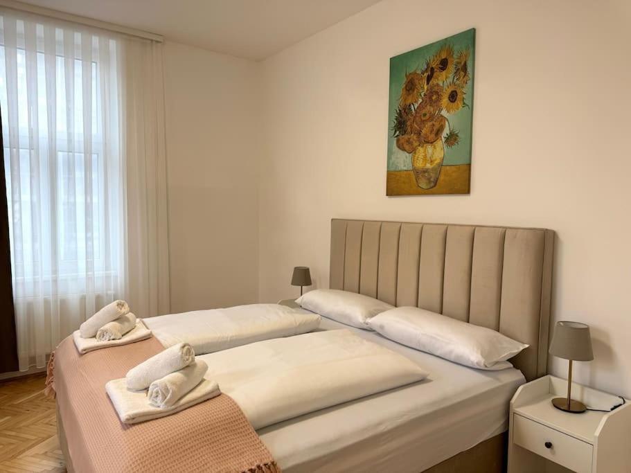 Modernes In Karlsplatz Naehe 15