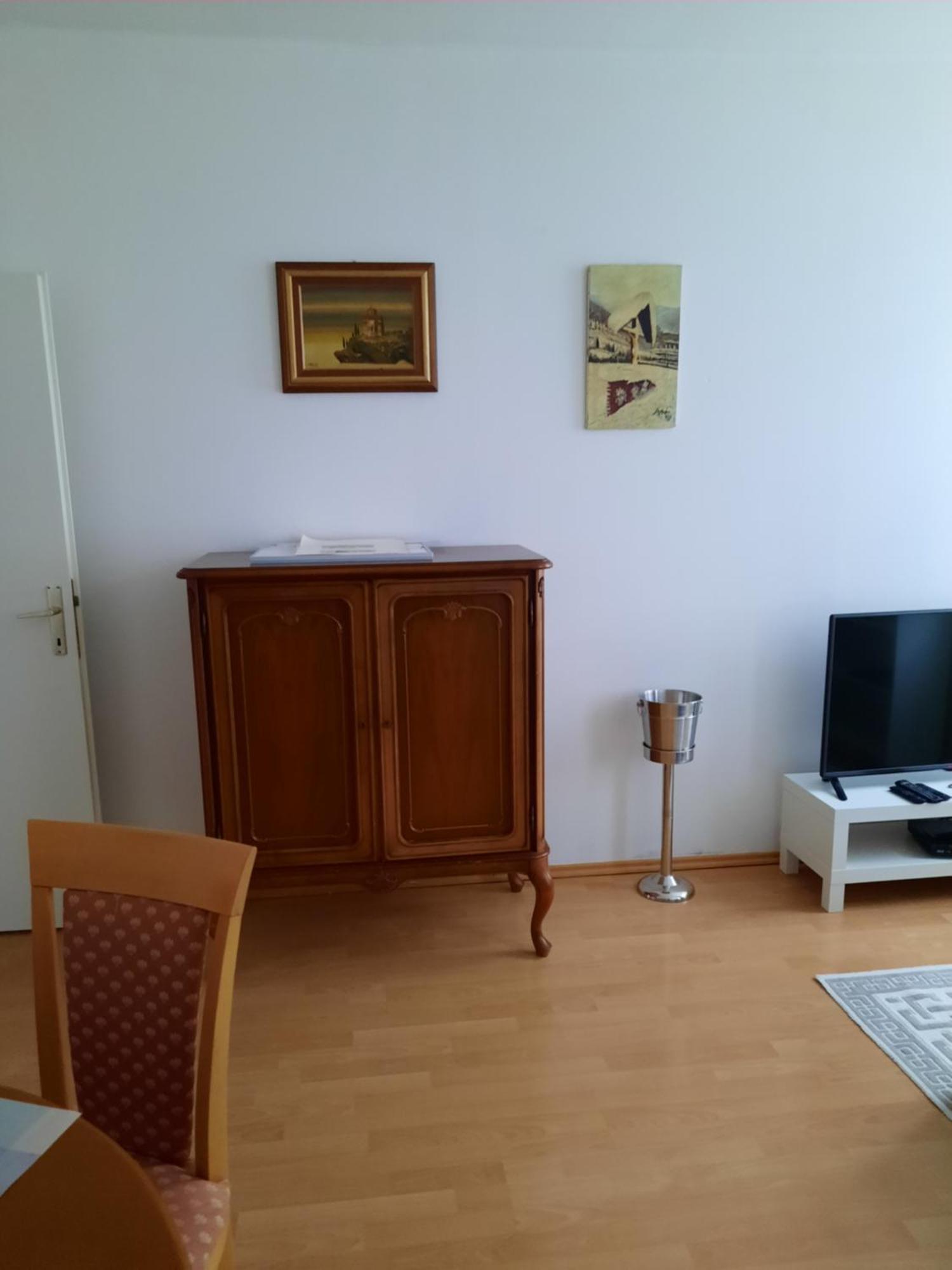 Apartment Romantic-1 Bedroom *