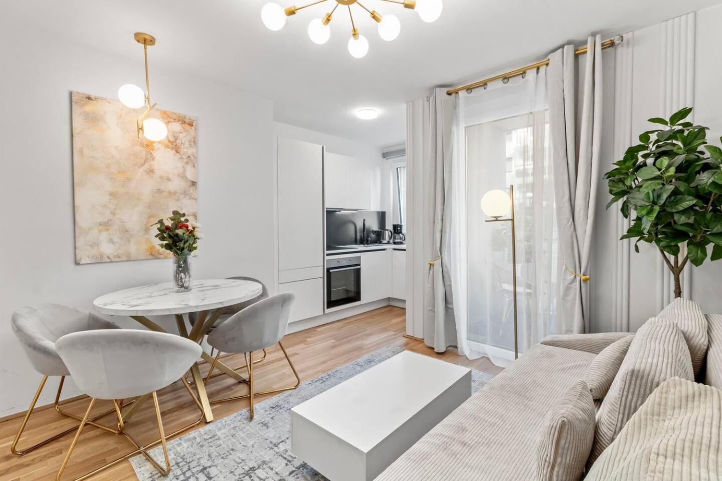 Balkon I Parkplatz I 5 Minuten Zum Einkaufszentrum I Schnelles Wlan Apartment *
