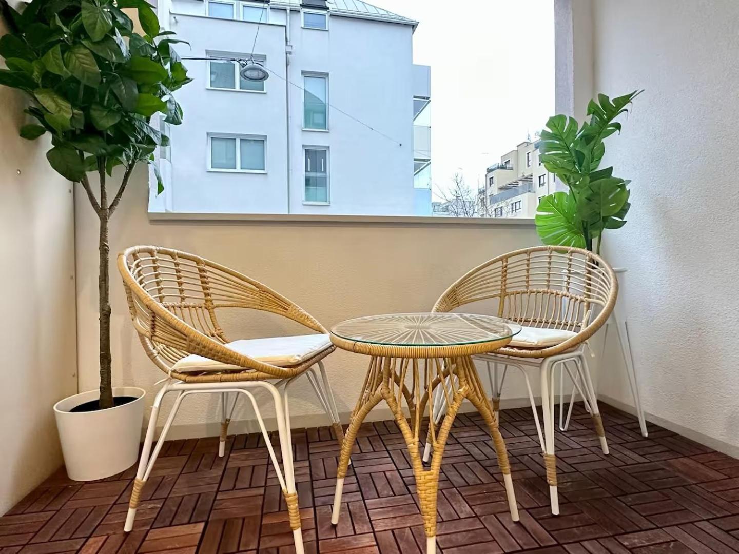 Balkon I Parkplatz I 5 Minuten Zum Einkaufszentrum I Schnelles Wlan Vienna