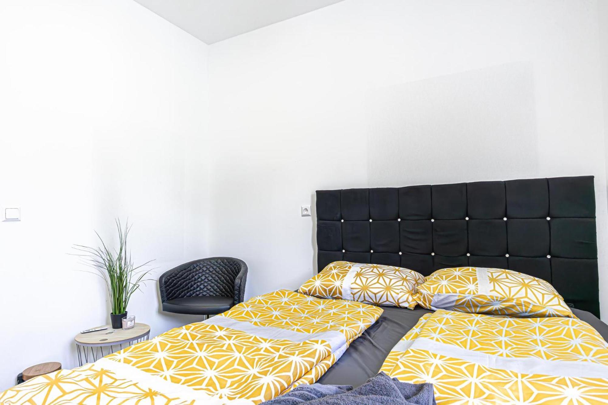 Hostel Near Schoenbrunn - Economy In Shared At Meidling Train Station Vienna