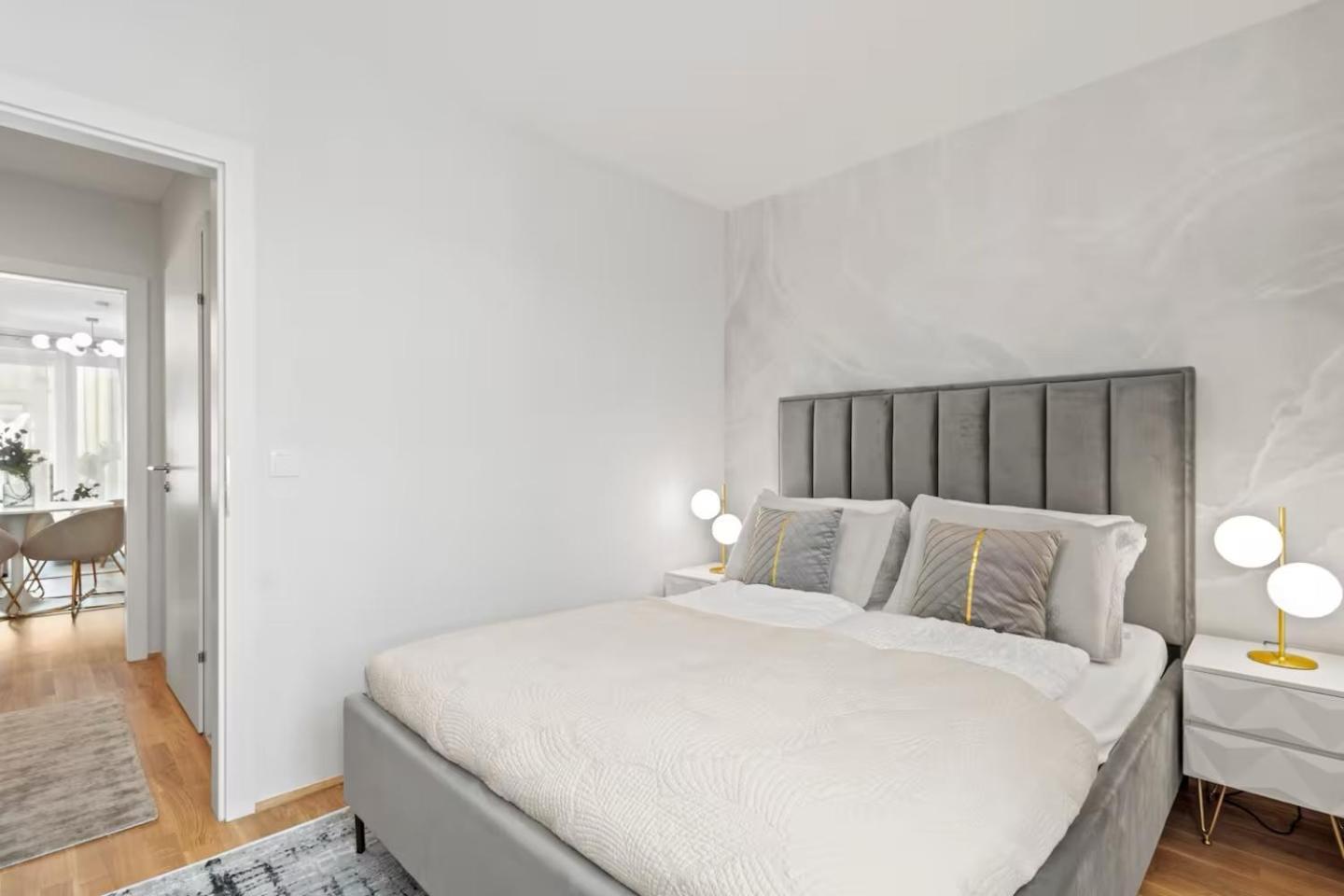 Apartment Balkon I Parkplatz I 5 Minuten Zum Einkaufszentrum I Schnelles Wlan